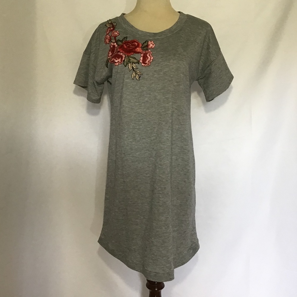 ⬇️Potters Pot Womans Floral Embroidery Shift Dress